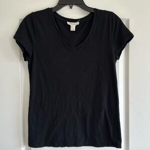 Forever 21 v-neck top, size medium, black color